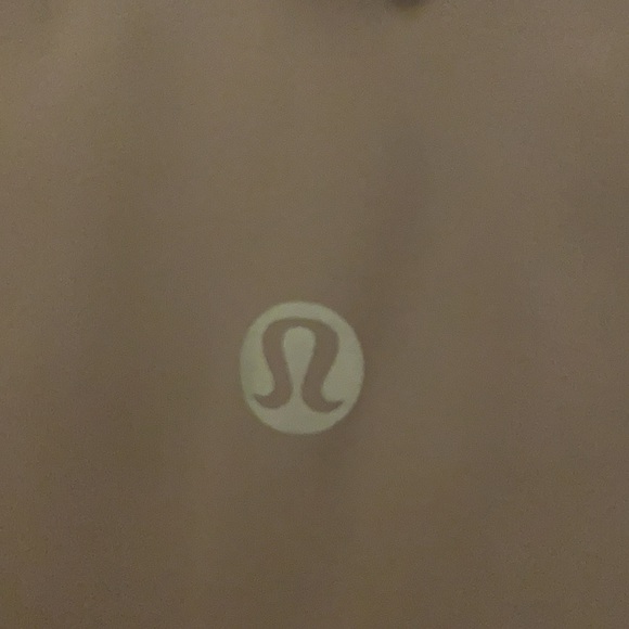 23 inch lululemon leggings! never worn ! size 6 and perfect condition - Picture 4 of 4